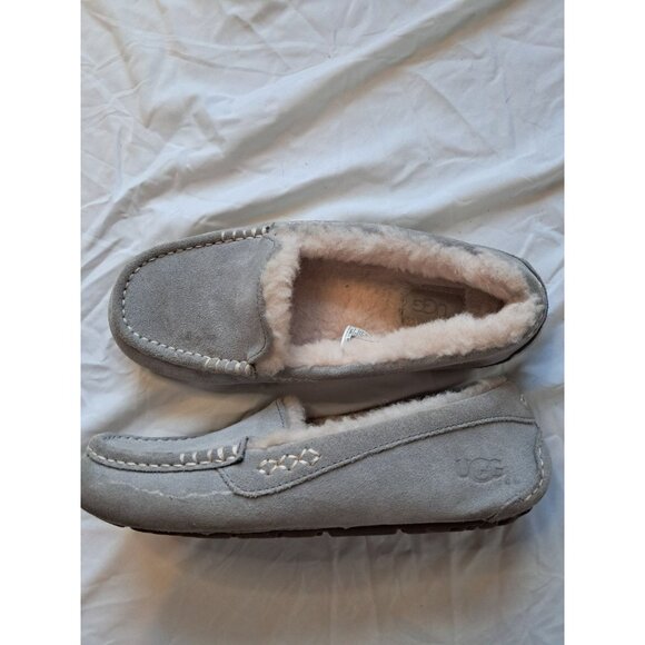 UGG Ansley Moccasin Slipper Light Gray Size 9 Women’s Shearling Suede See Desc - Picture 1 of 4